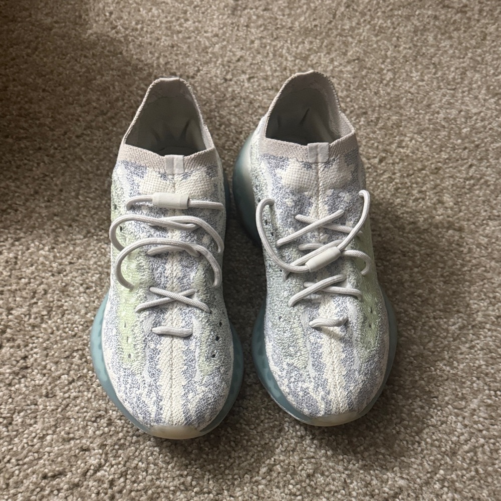 Stylish Knit Sneakers with Blue and Green Accents